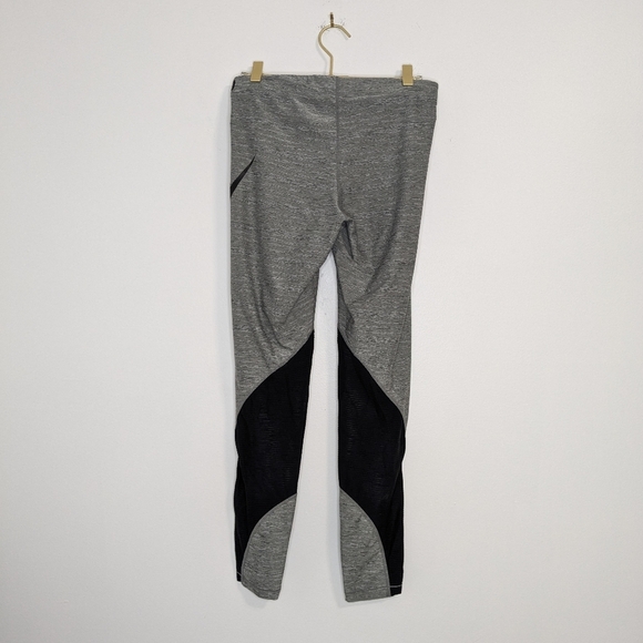 Nike Pro Women's Medium Heather Gray Dri-Fit Crop Tight Fit Training Tights - Picture 4 of 10